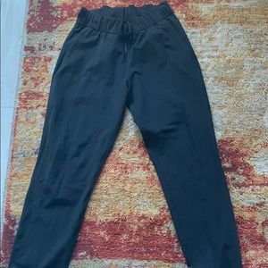 Versatile black pants for work, exercise, leisure